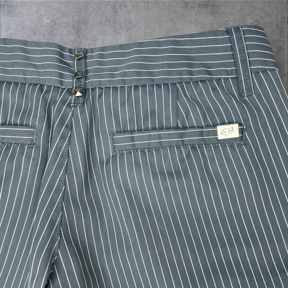 FOX Girls Low Rise Bermuda Stripe Skate Shorts Y2K 1 - Picture 7 of 7